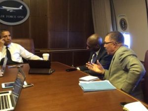 SGJC Dean Dewayne Wickham talks with President Obama on the way to Selma.